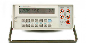 digital_voltmeters_and_multimeters:3468a.jpg