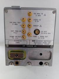 signal_and_spectrum_analyzers:70900b_rear.jpg