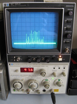 signal_and_spectrum_analyzers:8557a.jpg